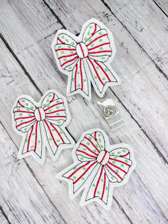 Tree Cake Bow Badge Feltie