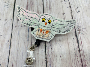 Messenger Owl Badge Feltie