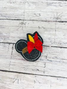 Mouse with Feathers Badge Feltie